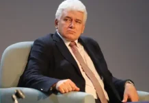 Проф. Пламен Киров предположи кой от „домовата книга“ ще се жертва да стане служебен премиер