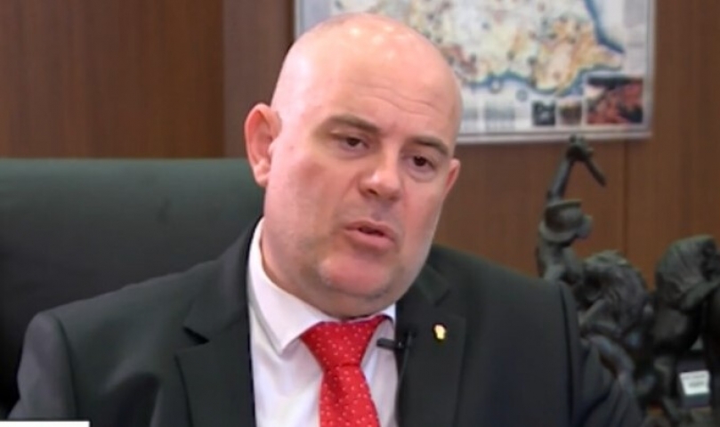 d0bab7fc1f7833a31ba506f66d96475f_L