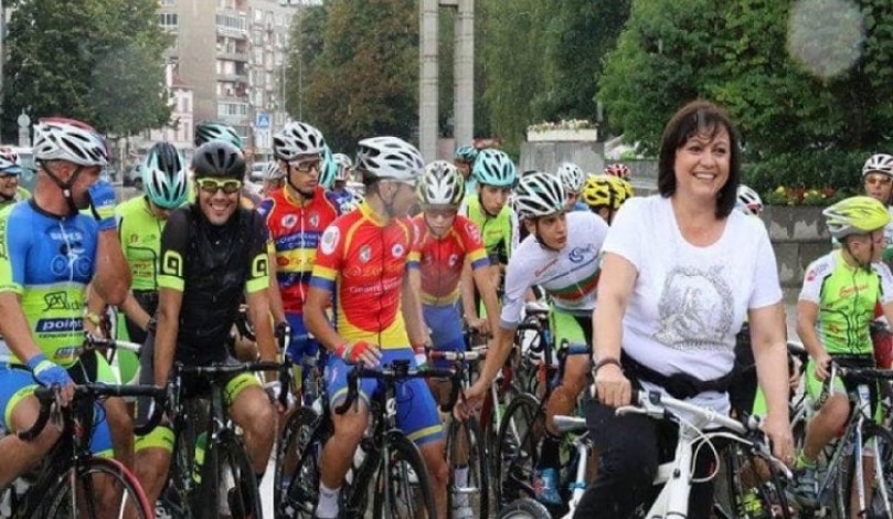 00295D0F-8C4F-4752-9782-31F1463F68AE