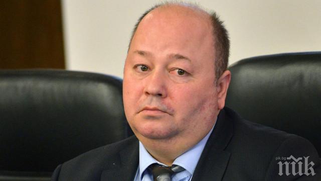 3D5A85C1-70C0-4CB0-A91A-769034E499D4