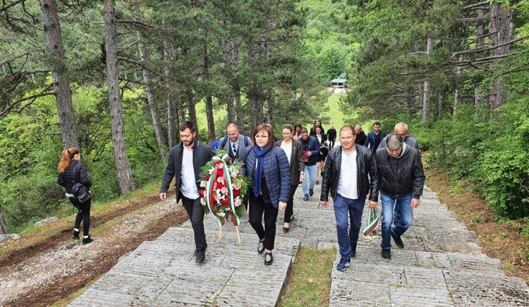 BB89F13E-2237-4D8F-96A6-71A8BAB1CD4D