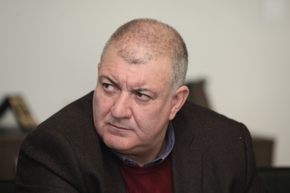 E4E6C35F-DF33-422C-BE7C-A90A10F49452