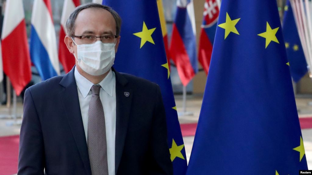 C0C82B83-99DC-4C35-ABDB-1BA513894293