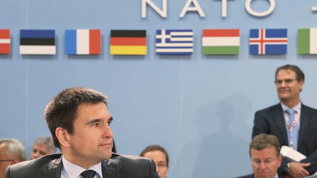 EAAB52F4-1969-44EF-916E-572A2202F66A