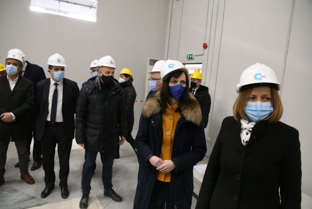 -e1609065836283-1068x717