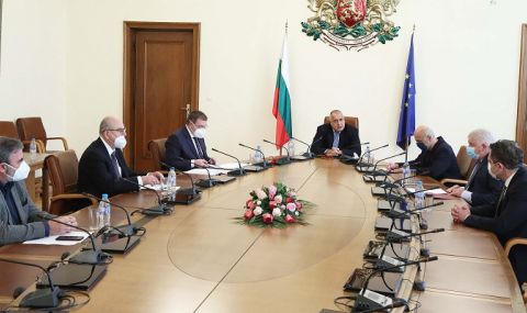 planat-za-vaksinaciata-e-fakt-eto-koi-shte-badat-vaksinirani-parvi-1