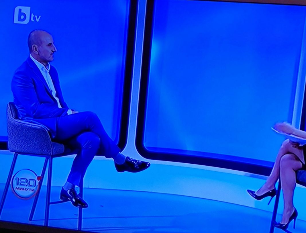 7B5DB48F-B2E2-41E4-9C3C-6C9929EE1E00