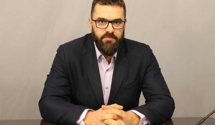 AD520D3A-2299-4F20-B9E5-C513C8B55B36