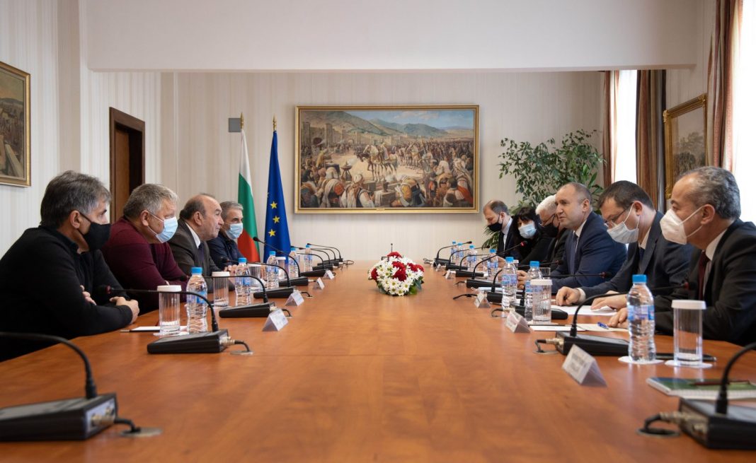 0E6B217F-C058-4D5F-AEE5-0A676E58908E