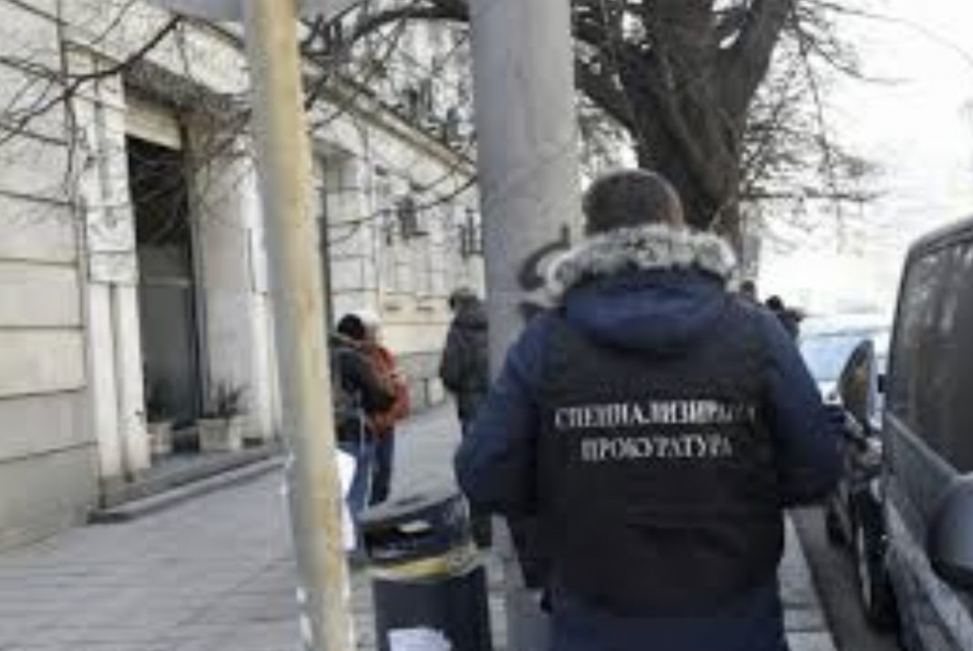 3A1705E7-1AF8-4240-B77B-CC742651F535