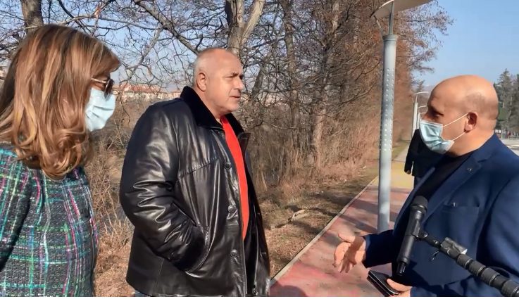 AFD7F0BF-70D6-46AE-B1B9-82F83FF38286