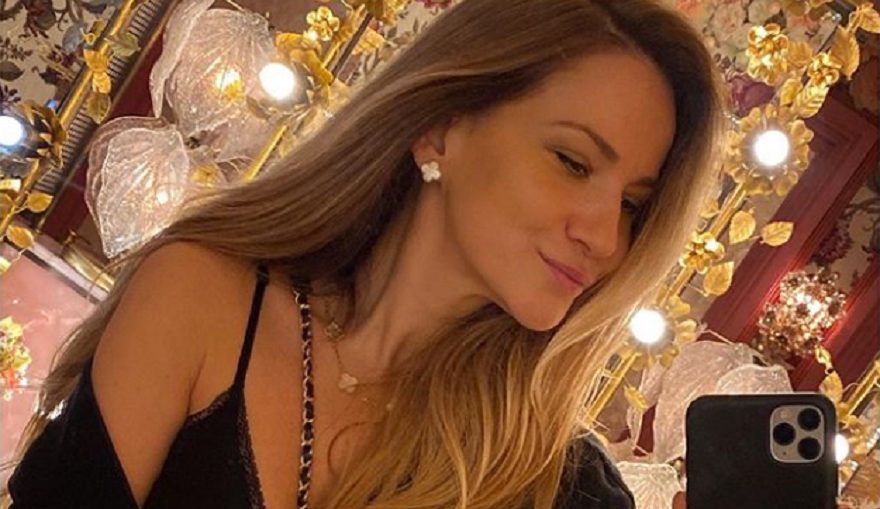 21EAFEE5-4A28-427F-9E89-BACA7A03AAC8