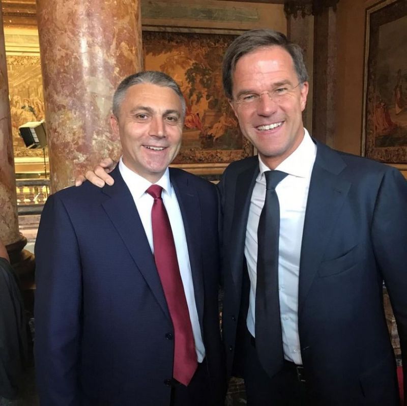 6DB2A7A2-DB7A-42FE-BEC4-FB1FC138B963