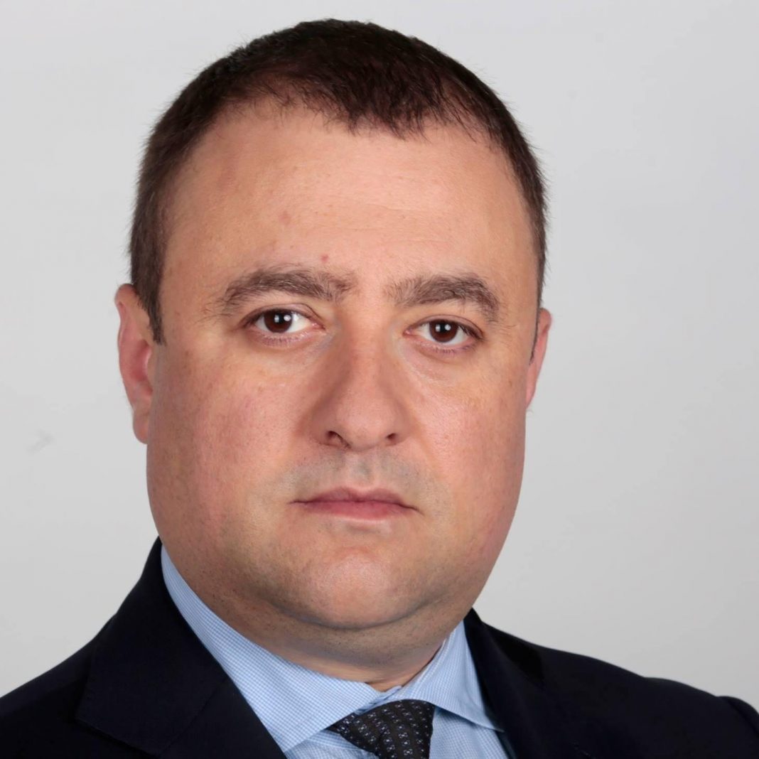 E26F1EE5-867E-4C84-8615-890B76BAE368