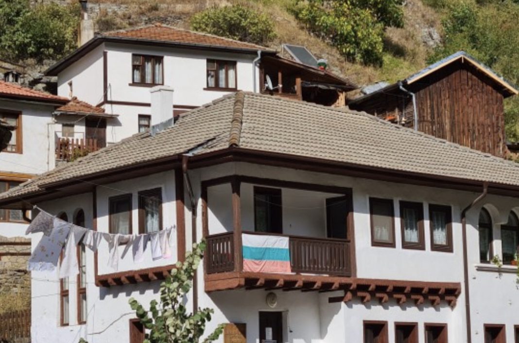 B44B8FA9-3009-4D24-9CC4-57E394ADD7B2