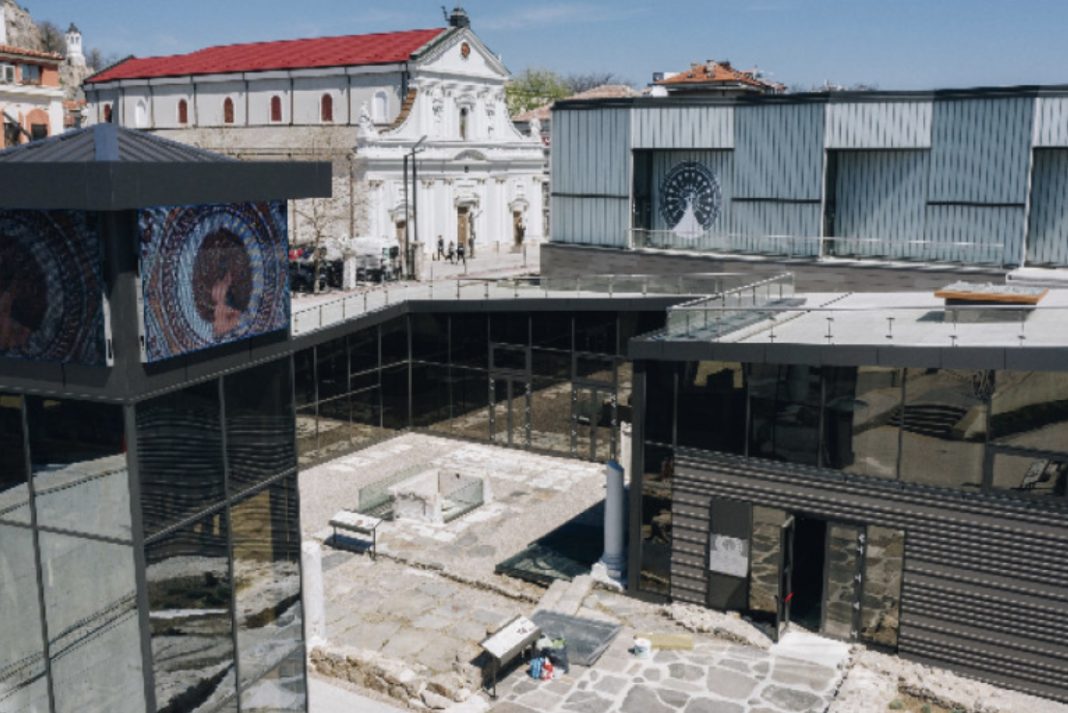 C9939294-C149-4FE2-BB7A-E699881696E1