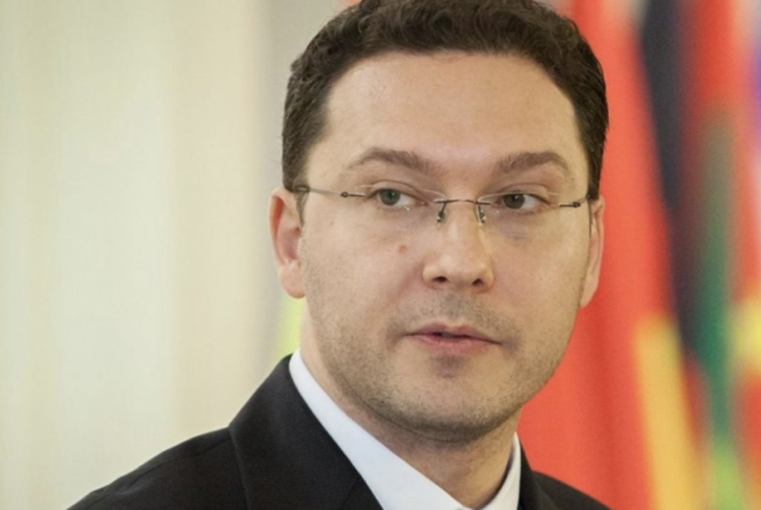 0D0A4458-6018-4CB5-A62B-74C73B17C249