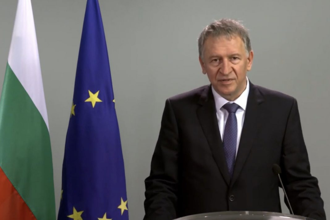 6C7186BD-80B8-4A54-8C8B-26497D876DFC