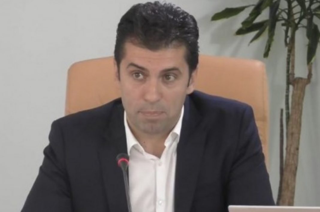 98753145-6A03-42EF-BB63-E52E46471666