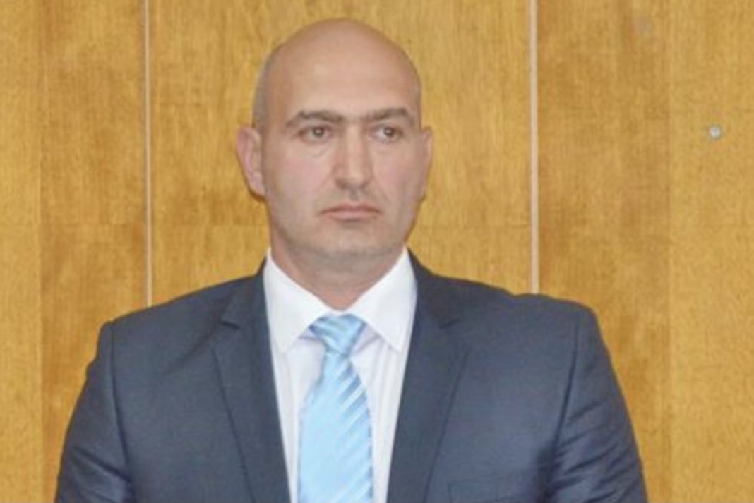 D6003461-E8D7-4793-B09F-F2F62053F1EE