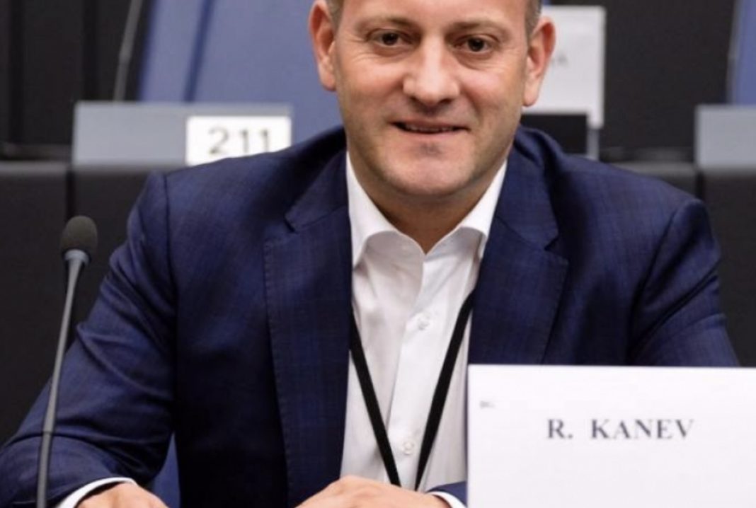 E9802F03-9748-4586-B2E7-4908CC21ACAA