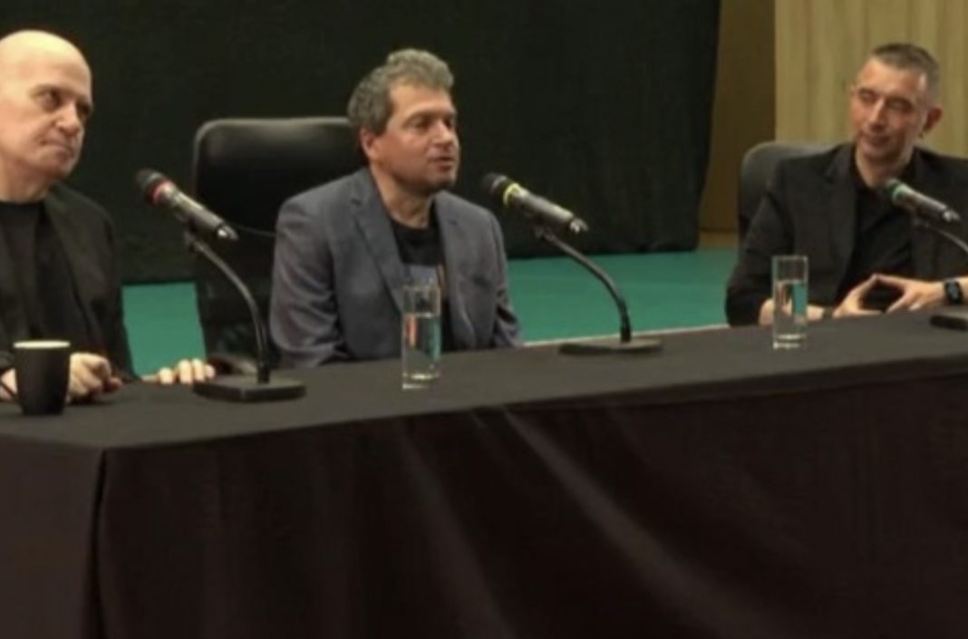 6E860C18-67B0-4E6E-94D6-589B2687D69B