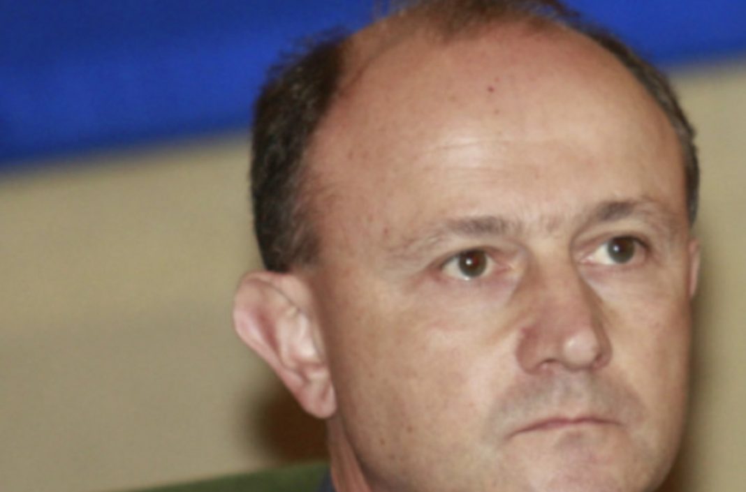 7EDCEDBD-1237-492A-8787-7002E05F9AC3