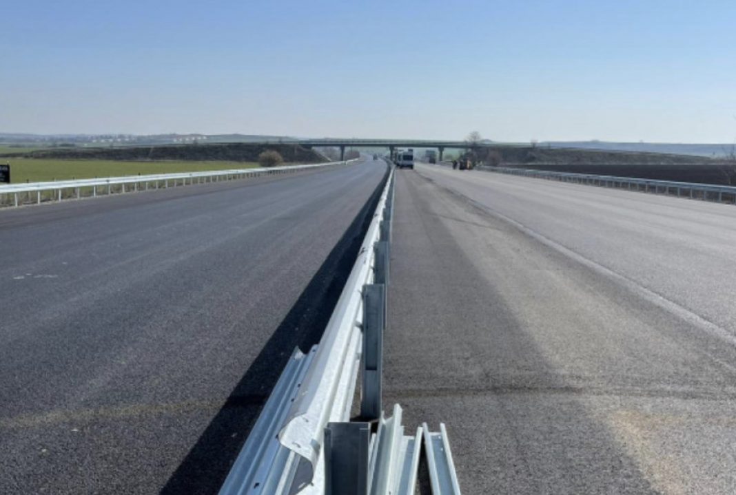 AB7489F8-7798-4BE8-9F0F-7C1D8BF7C925