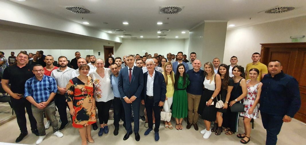 D78A7AED-ED3A-4577-BEC4-1C84948FD58E