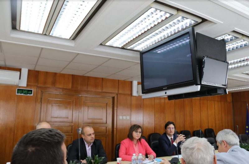 DE4917C9-FF99-44C1-B706-CB616885921D