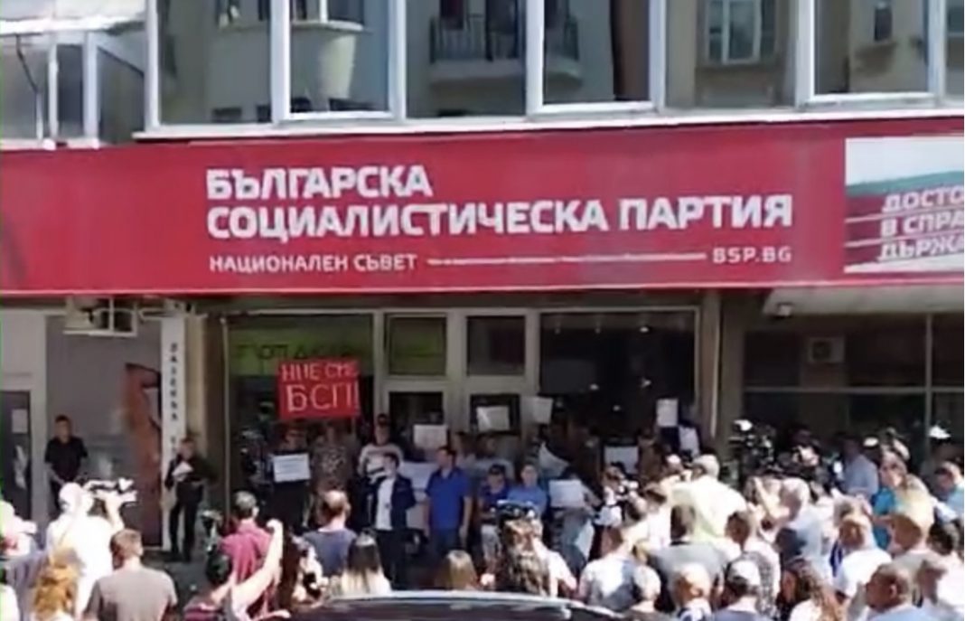 2E34D749-7BF9-415D-ABC2-04E2D71130AE