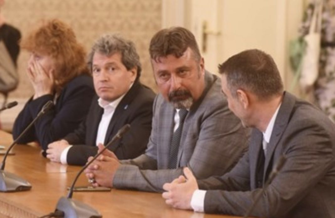 55CFBE77-943E-4E18-BE93-40AA3D176507