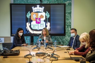 6a689f7a3da5f3854a425f96a4081a5e