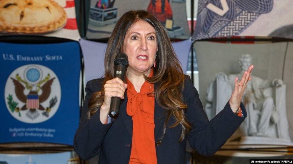 E60E99DC-112B-4D8D-8D7A-781428AB780D_w1023_r1_s