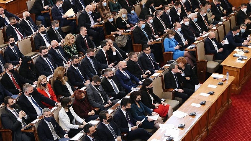 shte-vikat-glavnia-prokuror-i-shefa-na-kpkonpi-na-izslushvane-v-parlamenta-1