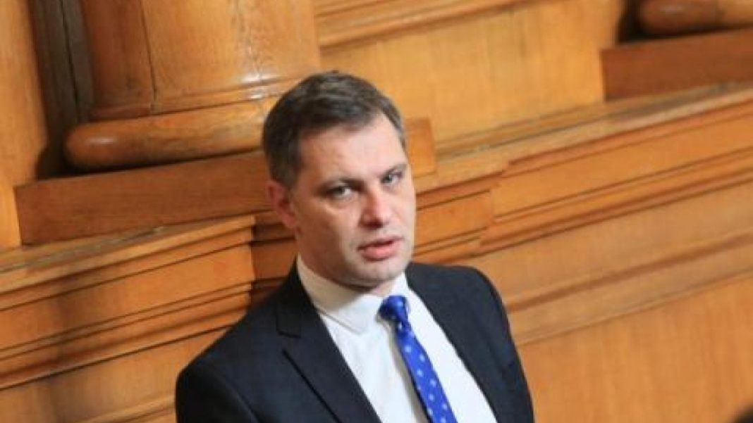 aleksandar-sidi-kam-slavi-trifonov-azak-ti-za-patriotichnite-pesni-1