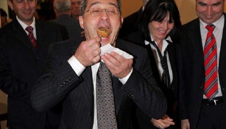 данчо-лапа-750x430