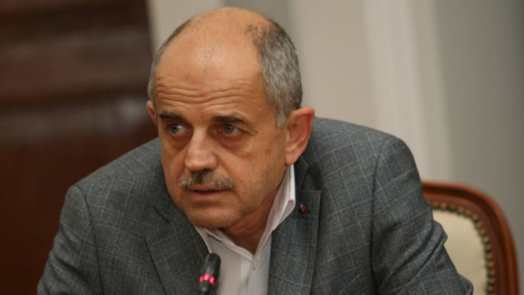 doc-georgi-kostov-kornelia-ninova-iska-da-ovladee-prodajbata-na-darva-s-partiini-hora-1