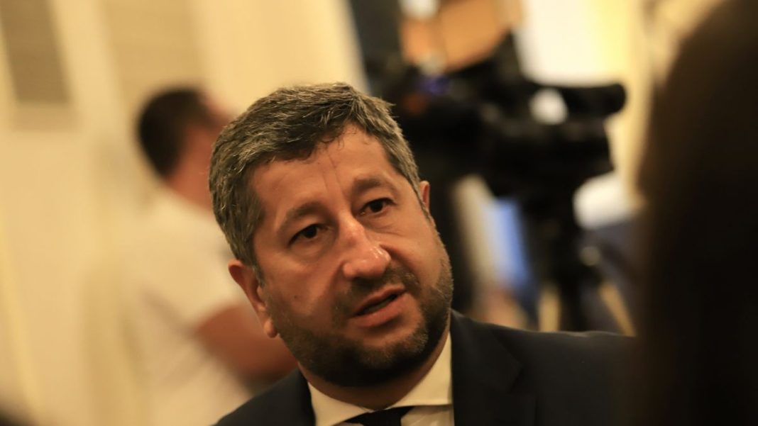 hristo-ivanov-trabva-da-tretirame-putin-kato-dobre-vaorajen-terorist-1