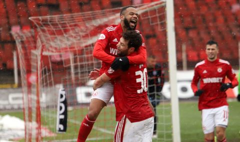 igrachite-na-cska-s-jest-kam-kluba-daravat-golama-premia-1