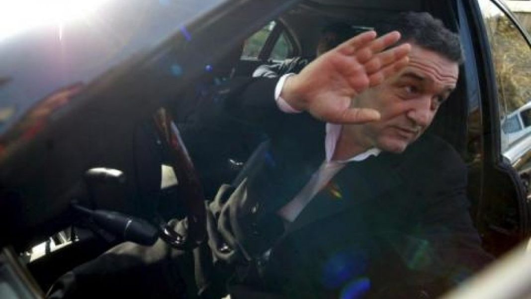 skandalen-bos-na-staua-nama-da-privlichame-vaksinirani-zashtoto-te-gubat-silata-si-1