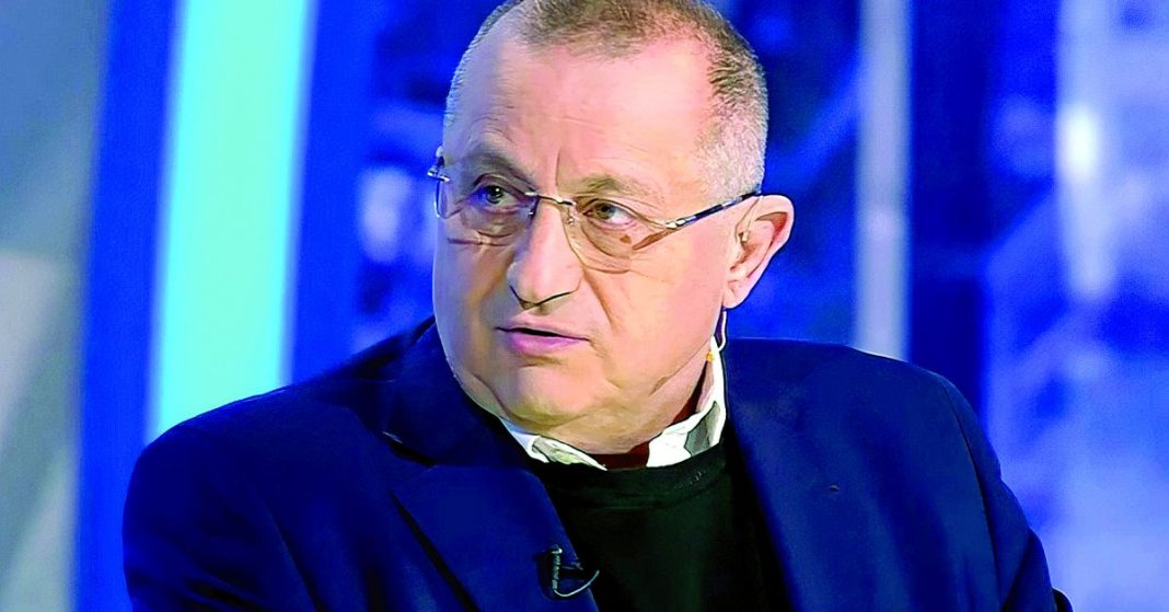 12-01_8963942333588468594_big