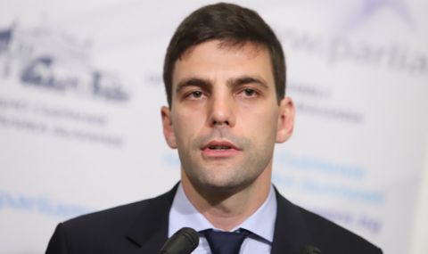 parlamentat-reshava-da-otstrani-li-predsedatela-si-1