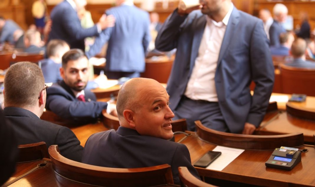 v-ns-prodaljava-obsajdaneto-na-aktualizaciata-na-budjeta-1