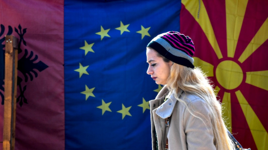 5bf4bf9441bf33cb696e518f11b7350e