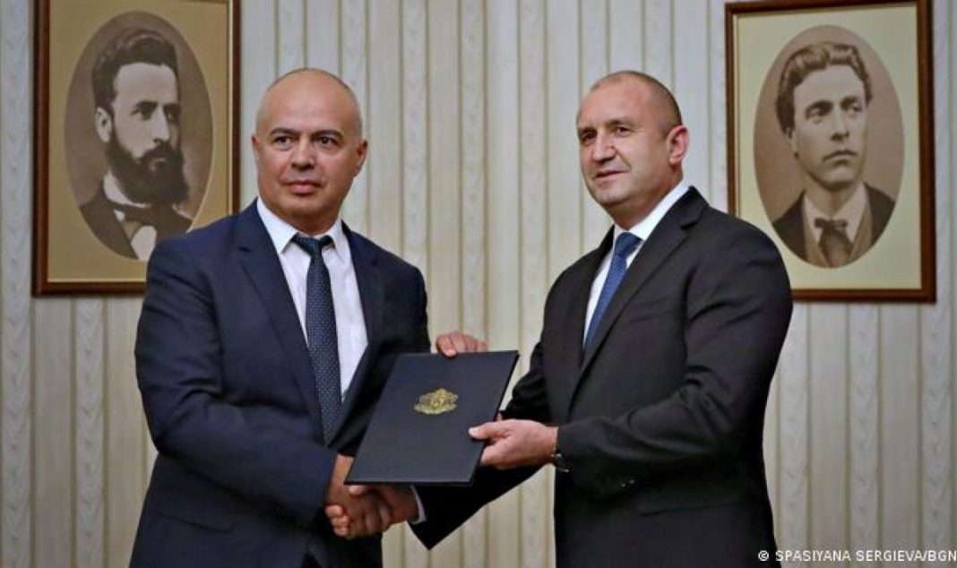 zapochvat-konsultaciite-za-kabinet-s-mandata-na-bsp-1