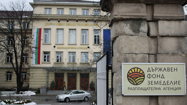 1b18c30132dea5cc086533ee71d05bb7