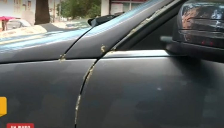 mlad-lekar-zavari-kolata-si-zalepena-s-montajna-pana-1-750x430