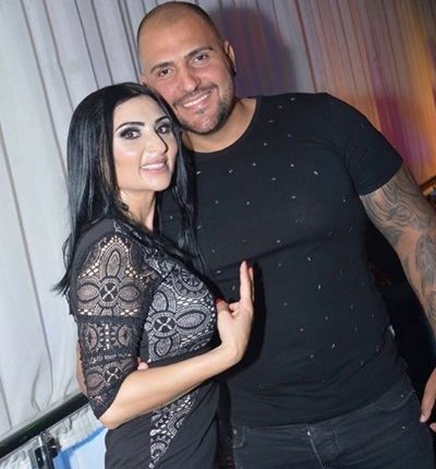 gringo-varti-zasukana-liubovnica-predstavia-ia-svoia-bratovchedka-1-400x430