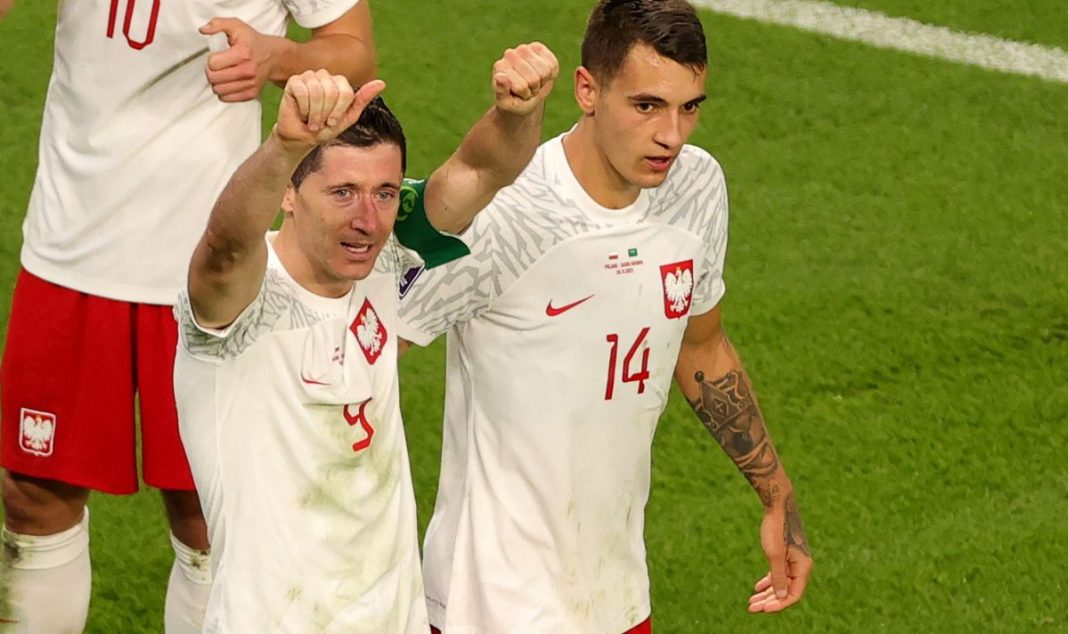 levandovski-edva-otkri-golovata-si-smetka-na-mondialite-no-tova-go-naredi-do-krala-na-futbola-1